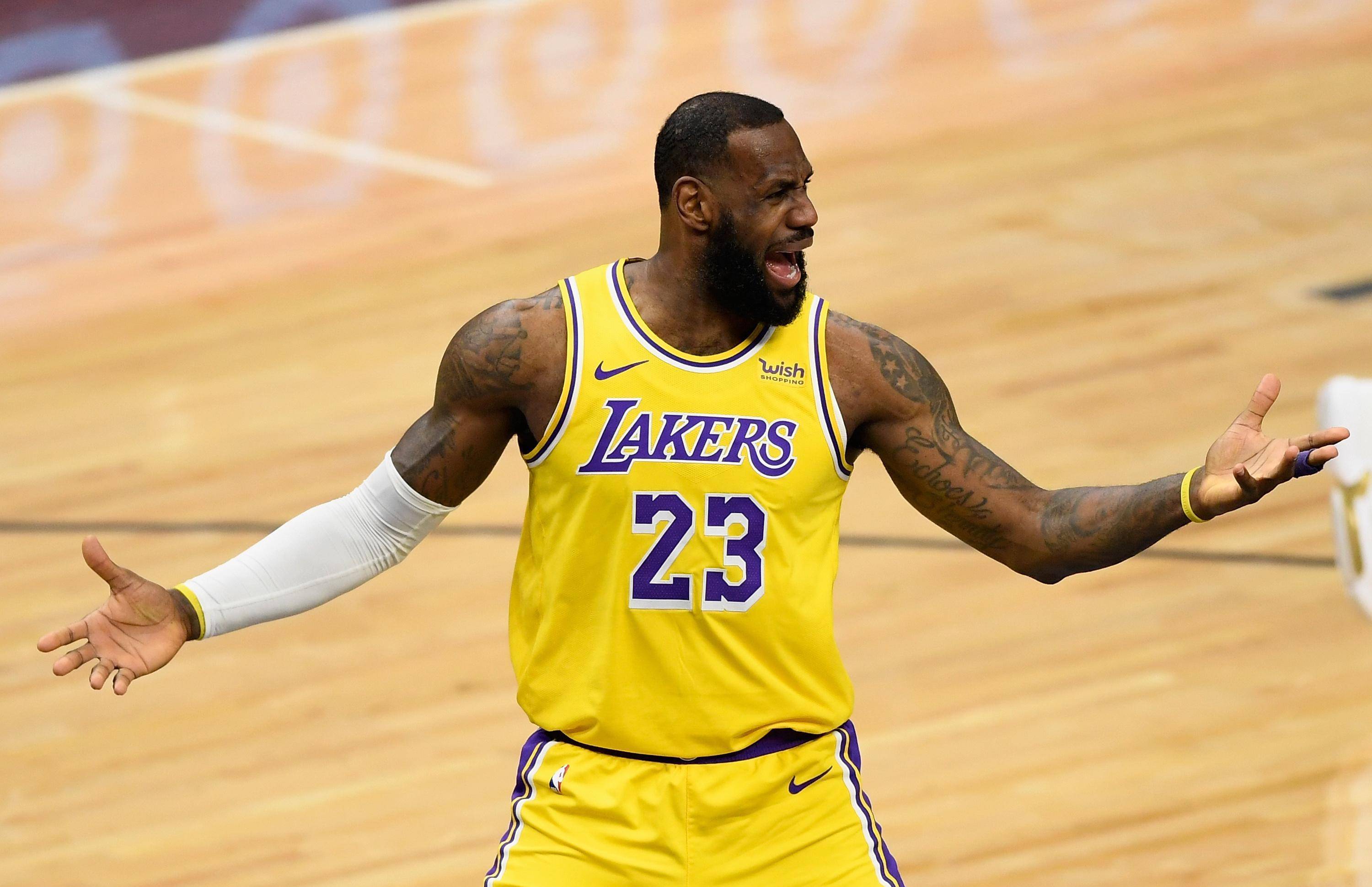 半岛体育-勒布朗-詹姆斯创造NBA历史，成为生涯总得分榜第三位