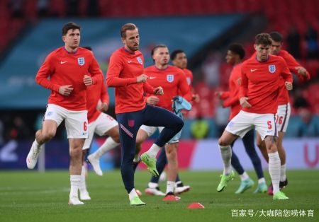 英格兰队战胜捷克，成功晋级下一轮