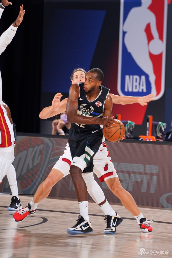 NBA季后赛南决战：热火将与雄鹿争夺晋级名额