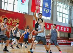 半岛体育-新疆队全队齐心备战，努力冲刺新赛季