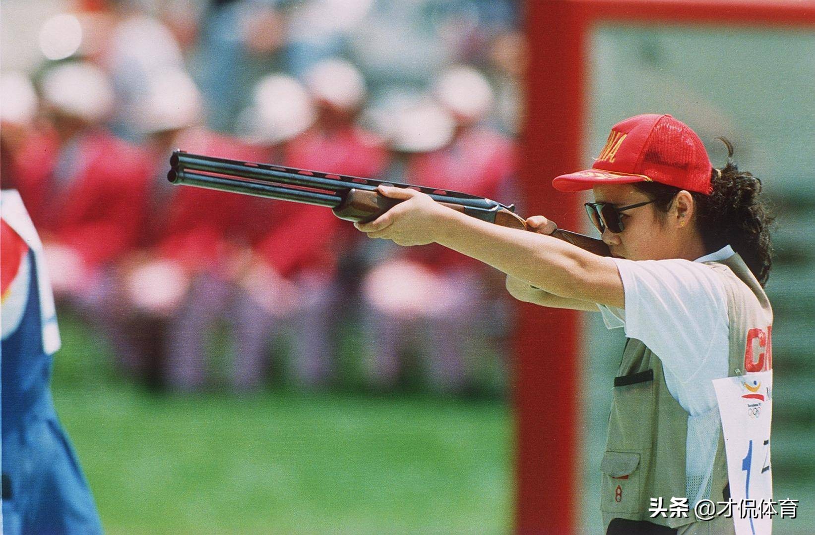 半岛体育-捷克射击选手再度掳获金牌，完美演绎实力